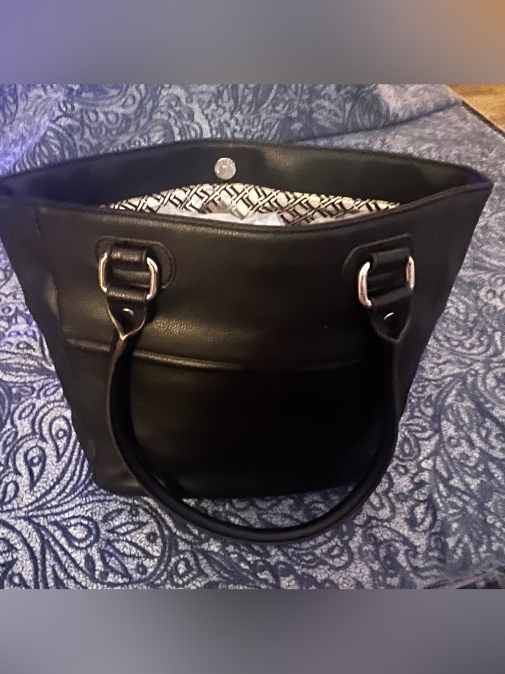 Tignanello Pockets Medium Tote Black soft leather